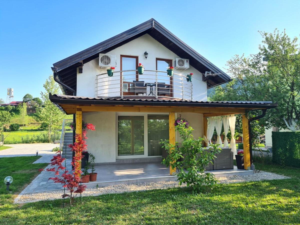 Orhidea Villa Bihac Exterior photo