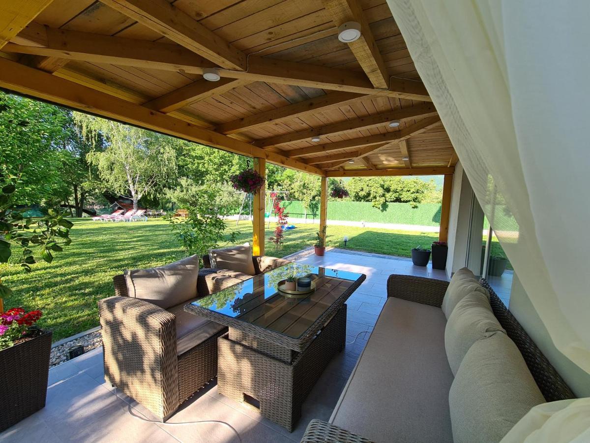 Orhidea Villa Bihac Exterior photo