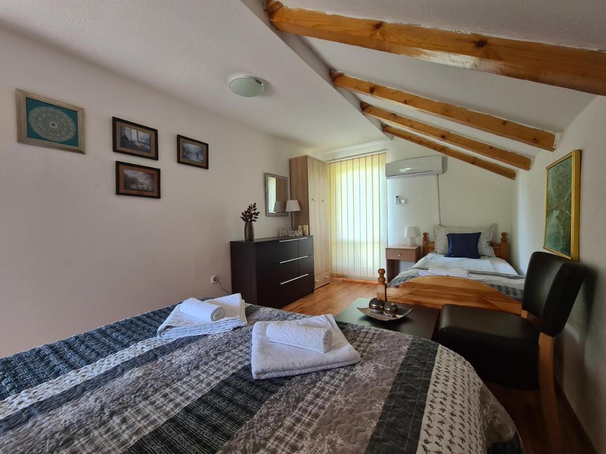 Orhidea Villa Bihac Exterior photo